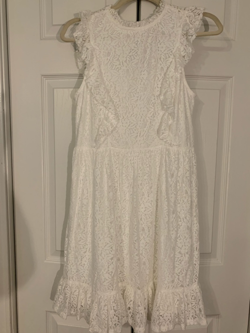 Doe and Rae White Lace Ruffle Dress NWT Size Medium
